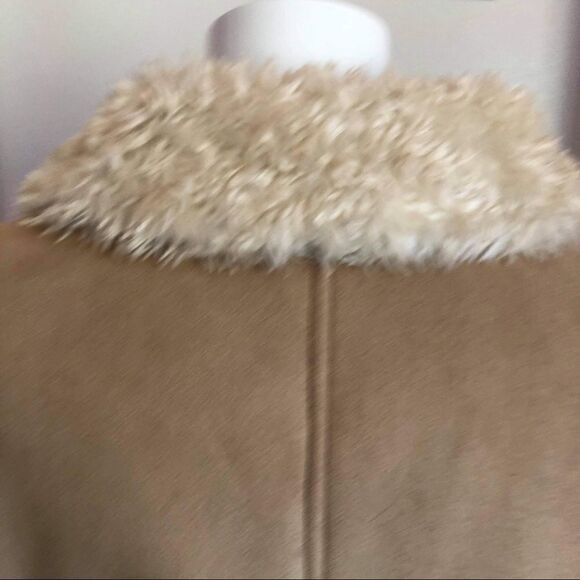 Liz Claiborne Faux Fur Trim Zip Jacket.Size MP - Picture 6 of 13